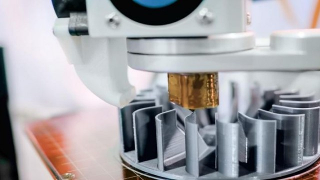 Как компания, производящая 3D-принтеры, может убедить новых клиентов?
