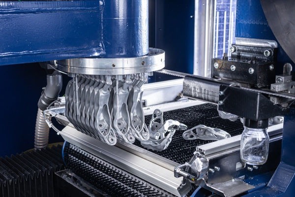 BMW создала полностью автоматизированную линию металлической 3D-печати в Обершляйсхайме

 