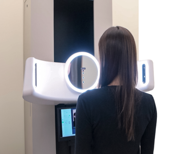 breezm-3d-printed-glasses-face-scanning.jpg