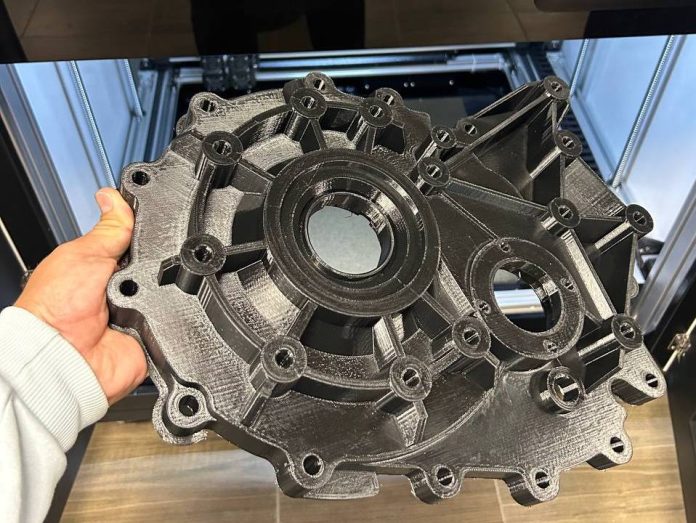 Пример печати на MINGDA MD-600D: крышка редуктора