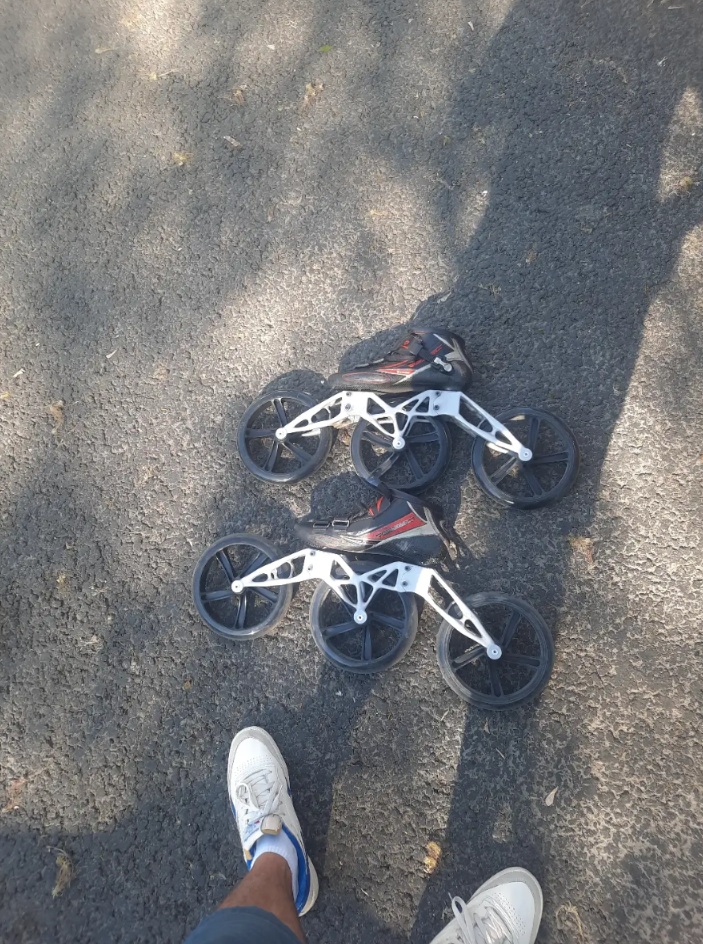Собранный комплект Thunderline Skates Raiju: ботинок, 3D‑печатная рама и колёса большого диаметра Собранный комплект Thunderline Skates Raiju: ботинок, 3D‑печатная рама и колёса большого диаметра