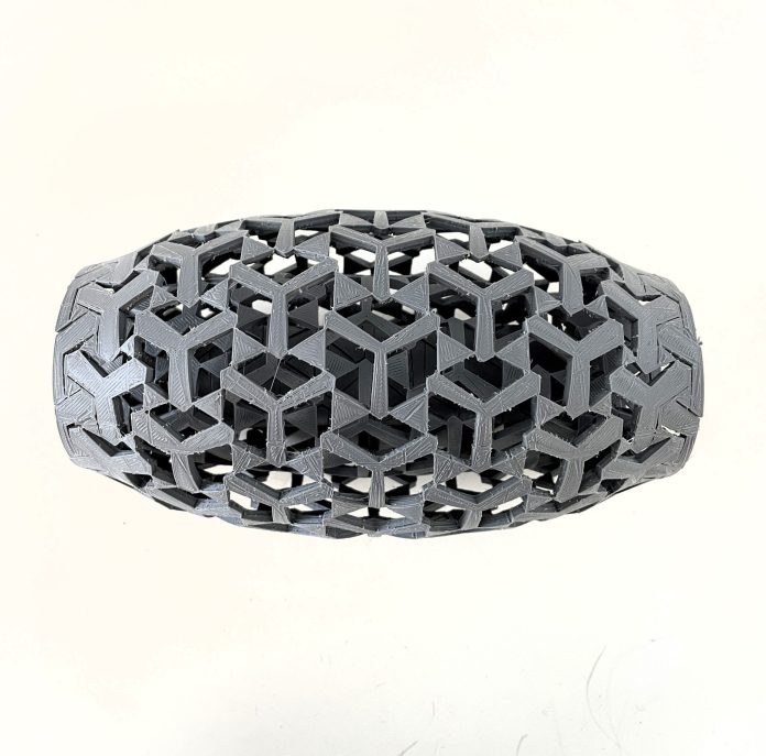 Rotatsionnaya_3D_pechat_sozdaet_morfing-cilindry_iz_TPU
